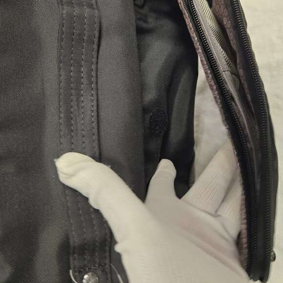 NWT Lug Trolley Cosmetic Case - Picture 6 of 10